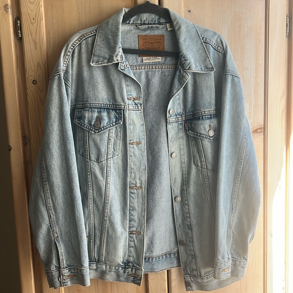 Oversized LEVI denim jacket